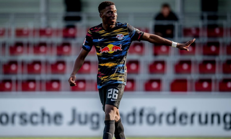 爱游戏官方平台-包含冲刺阶段突围战来临，莱比锡围绕NBA季后赛绝杀压哨，悬念犹存，训练强度明显提升的词条